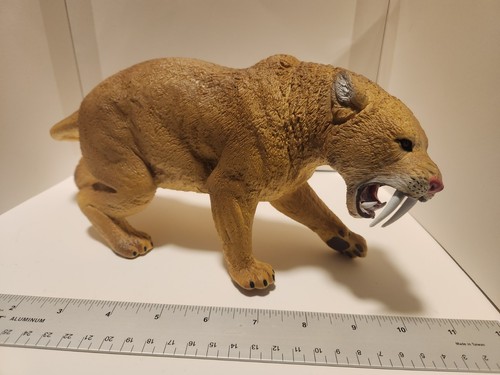 Saber toothed tiger jumbo - toothed,
