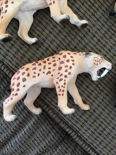 Mojo smilodon sabre tooth - sabre,
